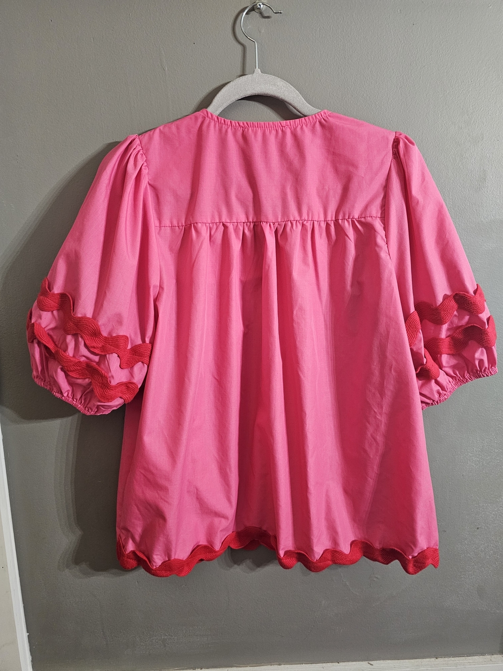 entro Hot Pink V-Neck Puff Sleeve Blouse - Picture 3 of 3